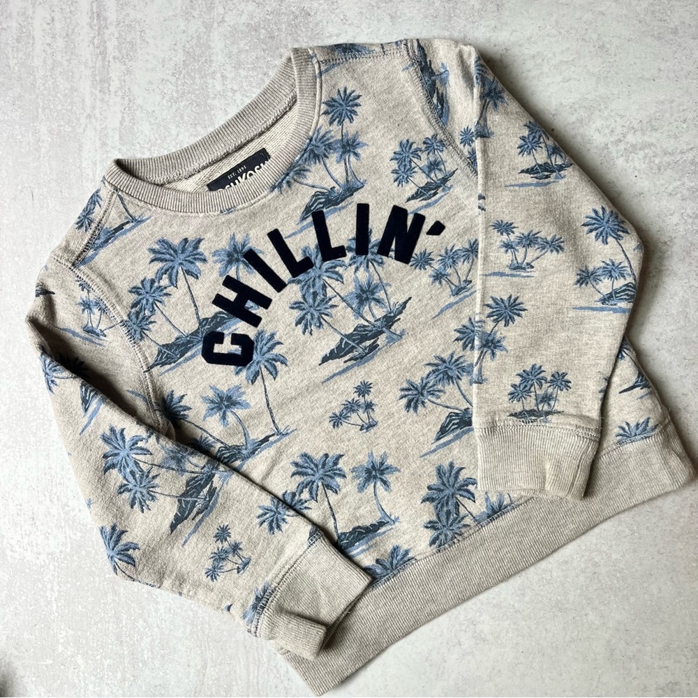 Chillin Sweatshirt Size 5